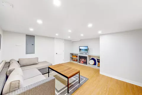 553 Webford Ave, Des Plaines, IL 60016 photo 29
