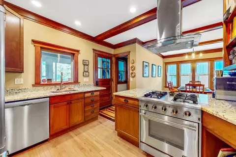 553 Webford Ave, Des Plaines, IL 60016 photo 6