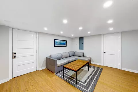 553 Webford Ave, Des Plaines, IL 60016 photo 30