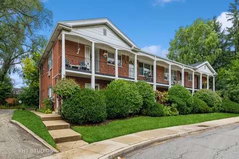 340 Waukegan Rd #1, Glenview, IL 60025