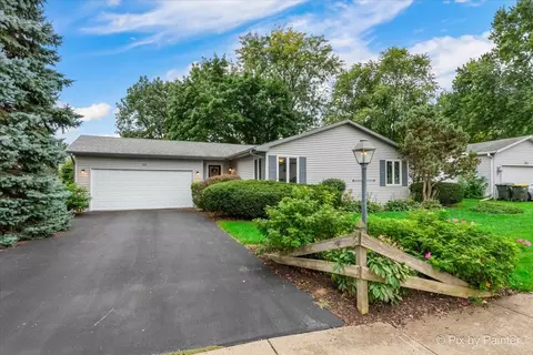 613 Norman Dr, Cary, IL 60013 photo 1