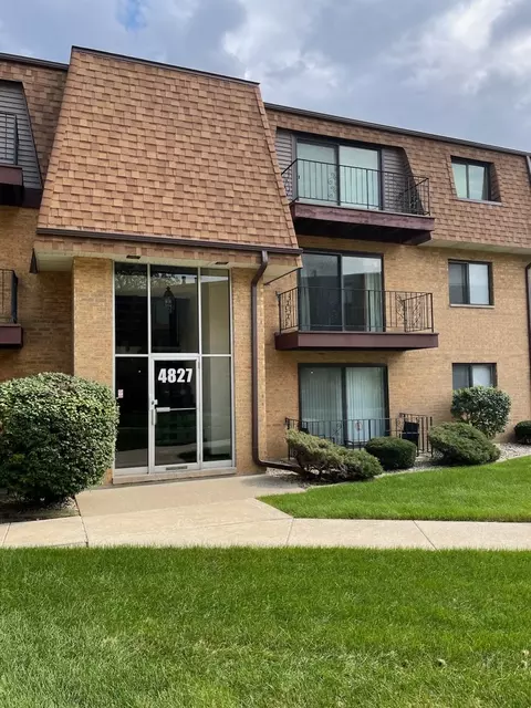 4827 W 109th St #7-202, Oak Lawn, IL 60453