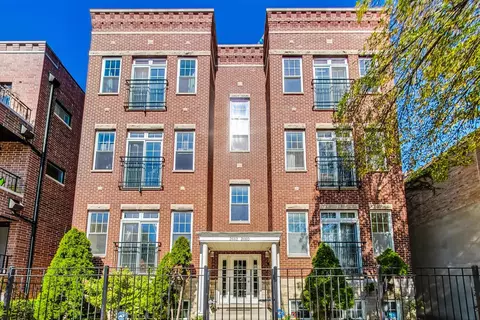 2662 W Montrose Ave #1, Chicago, IL 60618