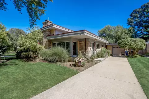 707 S Na Wa Ta Ave, Mount Prospect, IL 60056