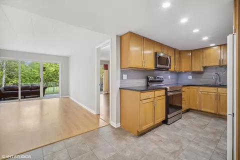 127 N Wolf Rd #38A, Wheeling, IL 60090 photo 3
