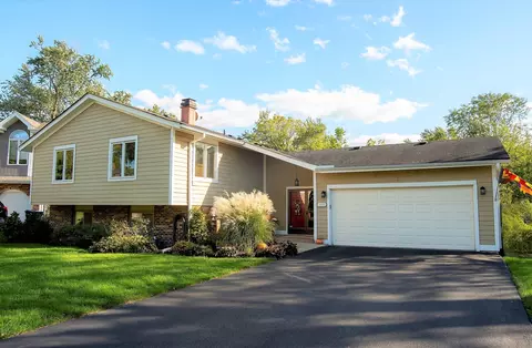 3471 Hickory Ct, Downers Grove, IL 60515