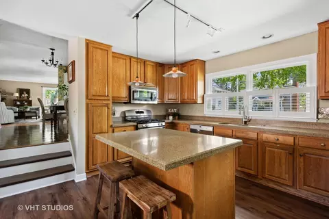 319 E Harrison Ave, Wheaton, IL 60187 photo 10