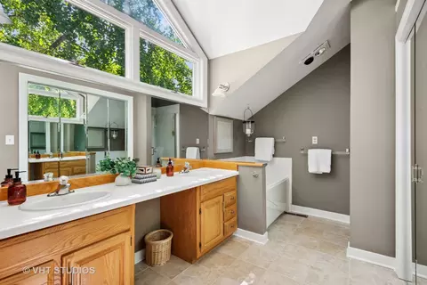 319 E Harrison Ave, Wheaton, IL 60187 photo 18