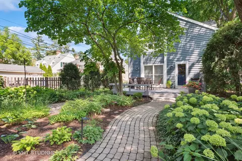 319 E Harrison Ave, Wheaton, IL 60187 photo 23