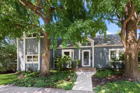 319 E Harrison Ave, Wheaton, IL 60187