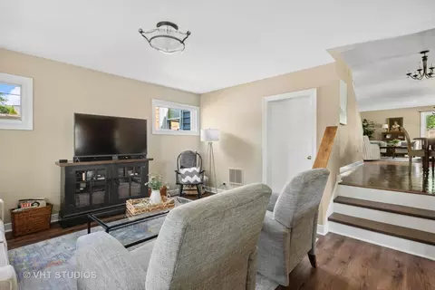 319 E Harrison Ave, Wheaton, IL 60187 photo 14