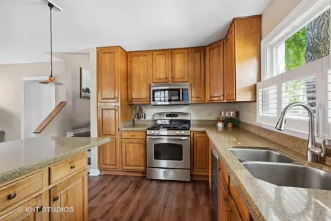 319 E Harrison Ave, Wheaton, IL 60187 photo 11