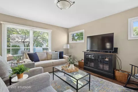 319 E Harrison Ave, Wheaton, IL 60187 photo 12