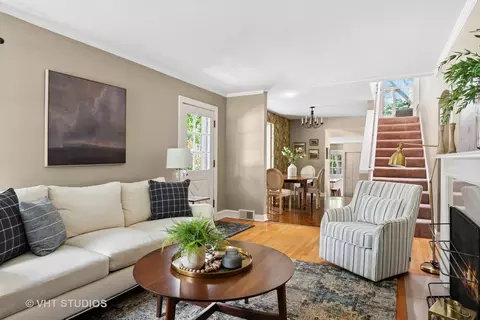 319 E Harrison Ave, Wheaton, IL 60187 photo 4