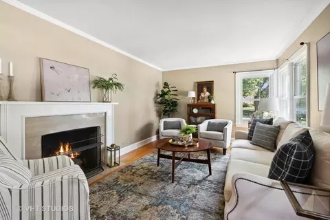 319 E Harrison Ave, Wheaton, IL 60187 photo 5