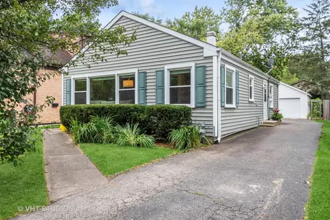 628 Beaver Rd, Glenview, IL 60025