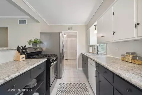 628 Beaver Rd, Glenview, IL 60025 photo 8