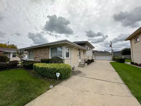 8417 W Johanna Dr, Niles, IL 60714