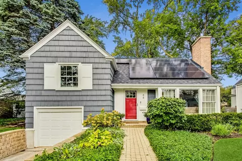 48 Williamsburg Rd, Evanston, IL 60203