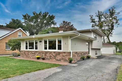 186 N Hemlock Ave, Wood Dale, IL 60191