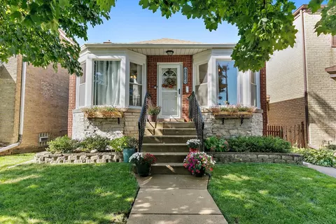 5474 N Sayre Ave, Chicago, IL 60656