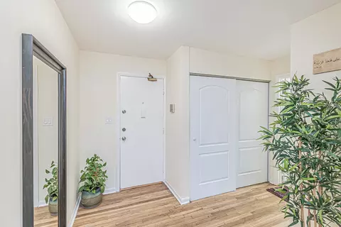 9460 Dee Rd #1D, Des Plaines, IL 60016 photo 3