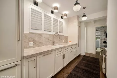 210 E Pearson St #7C, Chicago, IL 60611 photo 24