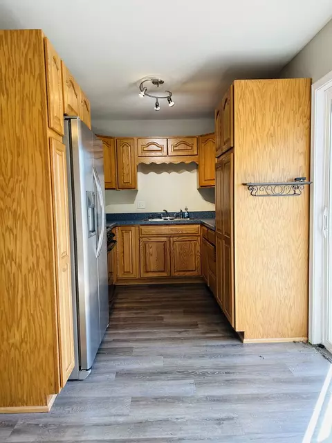 706 Watson Dr, Genoa, IL 60135 photo 8
