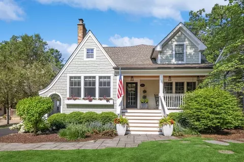 4934 Northcott Ave, Downers Grove, IL 60515