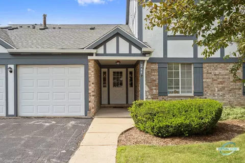 244 Memory Ln #2, Westmont, IL 60559