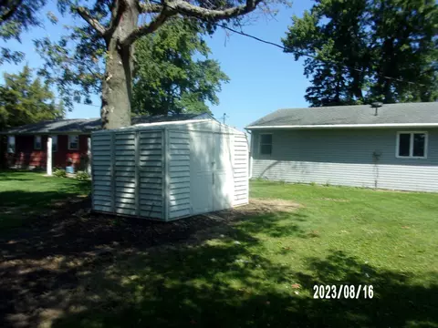 650 W Blue St, Sheldon, IL 60966 photo 5