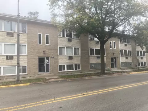 7235 Randolph St #2F, Forest Park, IL 60130