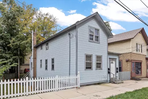 311 E Chicago St, Elgin, IL 60120 photo 2