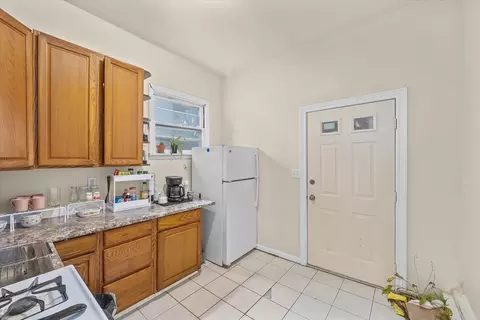 311 E Chicago St, Elgin, IL 60120 photo 7