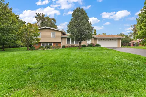 11700 S Brightway Dr, Mokena, IL 60448