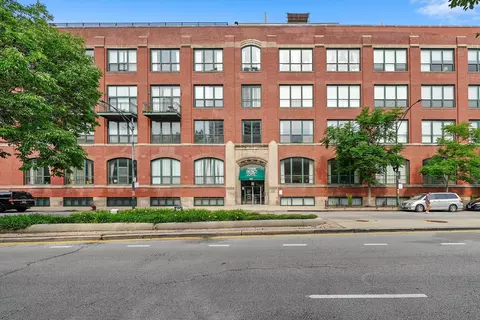 1727 S Indiana Ave #303, Chicago, IL 60616