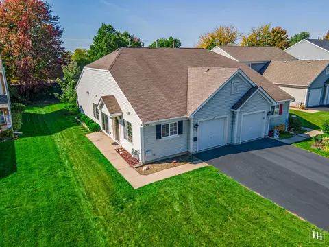 2943 Impressions Dr, Lake In The Hills, IL 60156