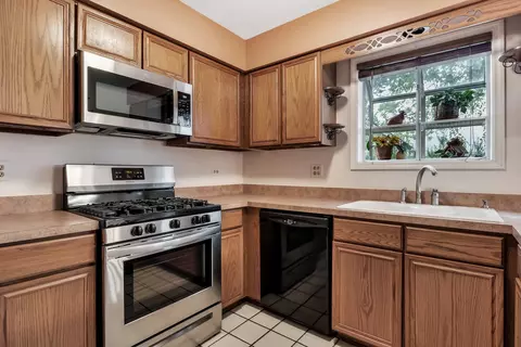 936 Honeysuckle Dr, Wheeling, IL 60090 photo 9