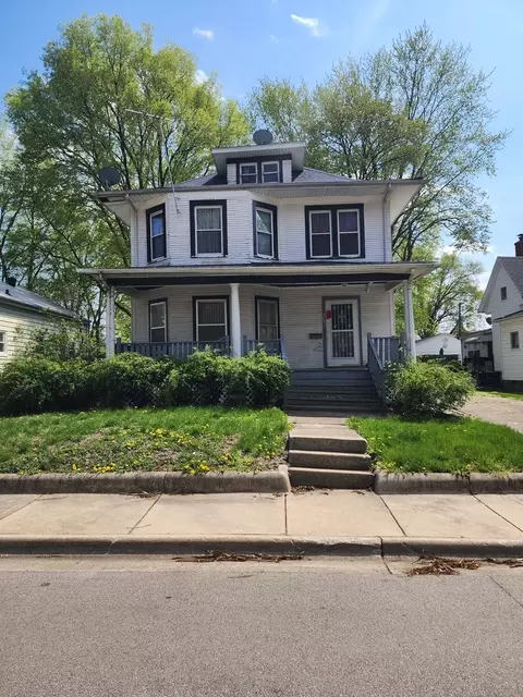 908 W Mulberry St, Bloomington, IL 61701
