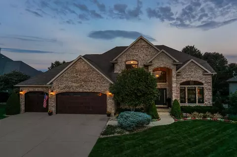 5 Derby Way, Bloomington, IL 61704