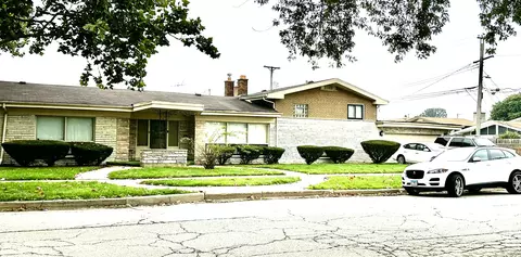 9200 S Bennett Ave, Chicago, IL 60617
