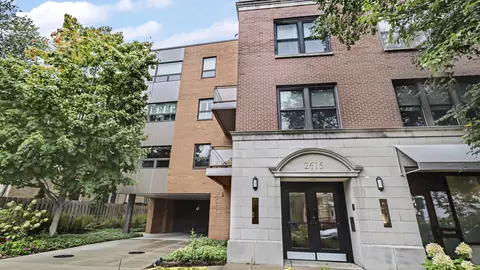 2615 Prairie Ave #304, Evanston, IL 60201
