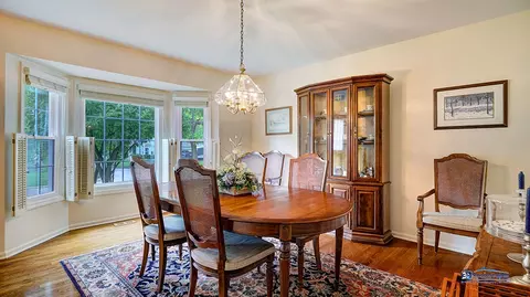 245 Pilgrims Path, Gurnee, IL 60031 photo 15
