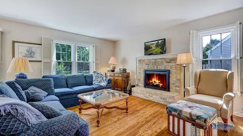 245 Pilgrims Path, Gurnee, IL 60031 photo 5
