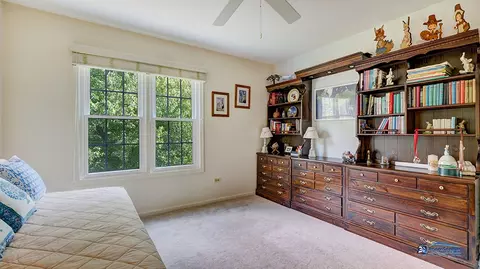 245 Pilgrims Path, Gurnee, IL 60031 photo 26
