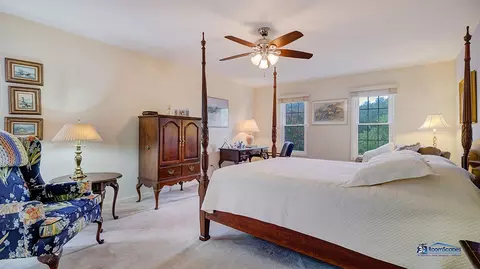 245 Pilgrims Path, Gurnee, IL 60031 photo 18