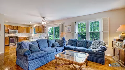 245 Pilgrims Path, Gurnee, IL 60031 photo 6