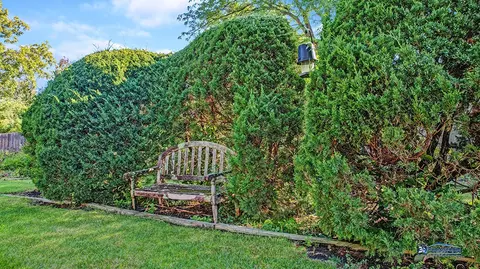 245 Pilgrims Path, Gurnee, IL 60031 photo 42
