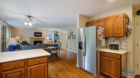 245 Pilgrims Path, Gurnee, IL 60031 photo 12