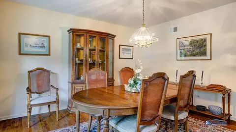 245 Pilgrims Path, Gurnee, IL 60031 photo 17